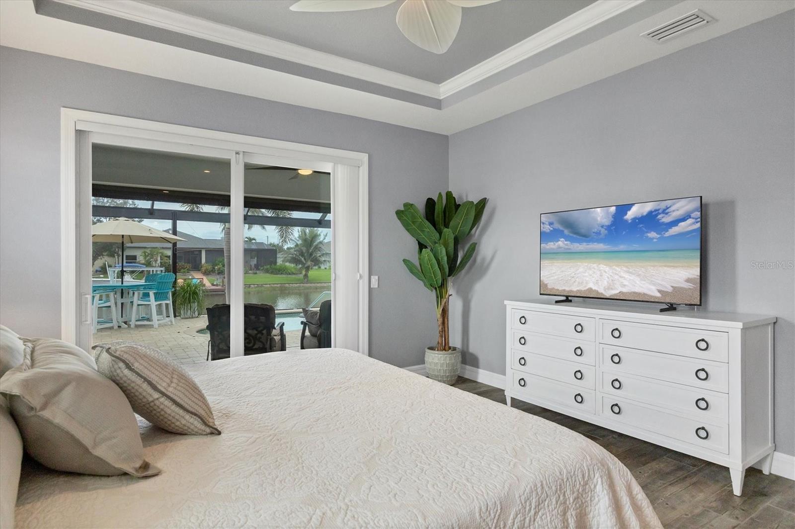 15704 LAKELAND CIR