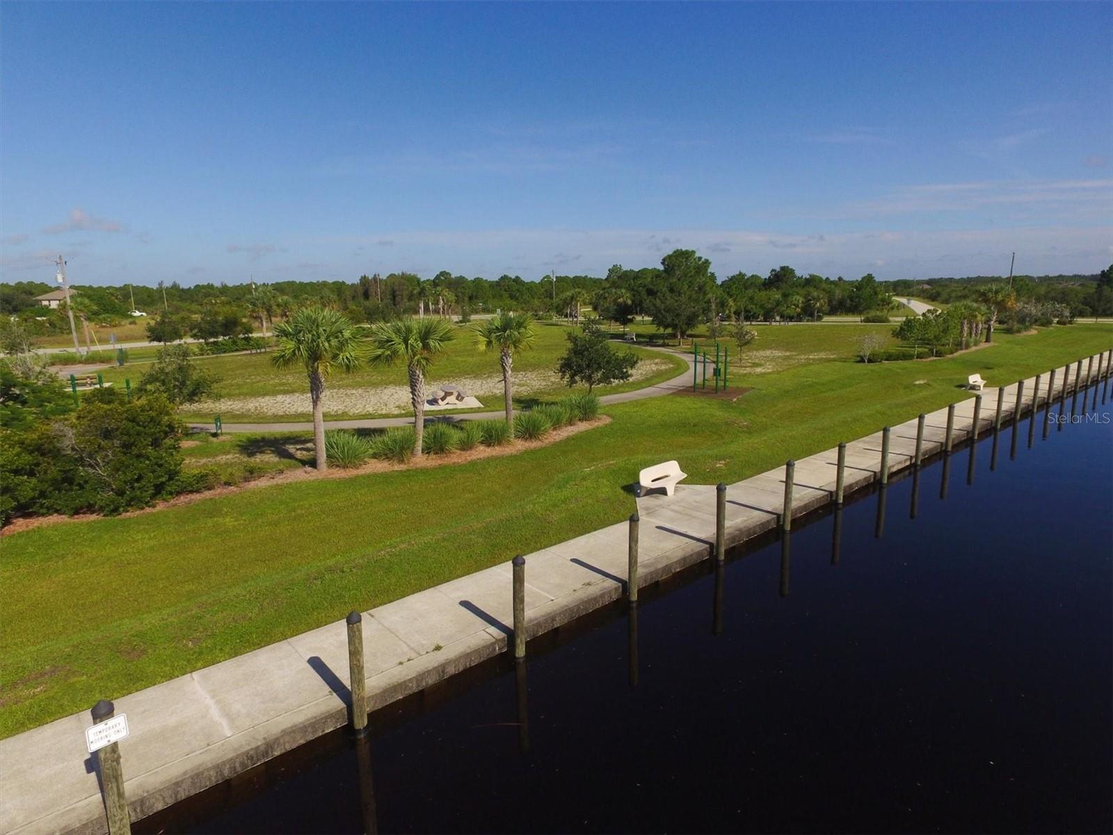 15704 LAKELAND CIR