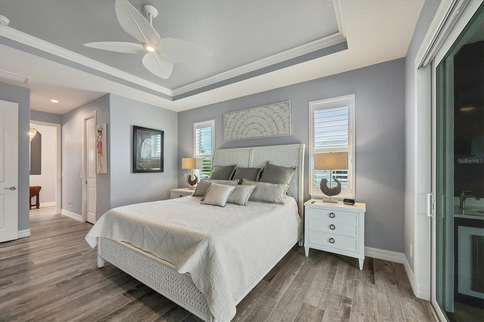 15704 LAKELAND CIR