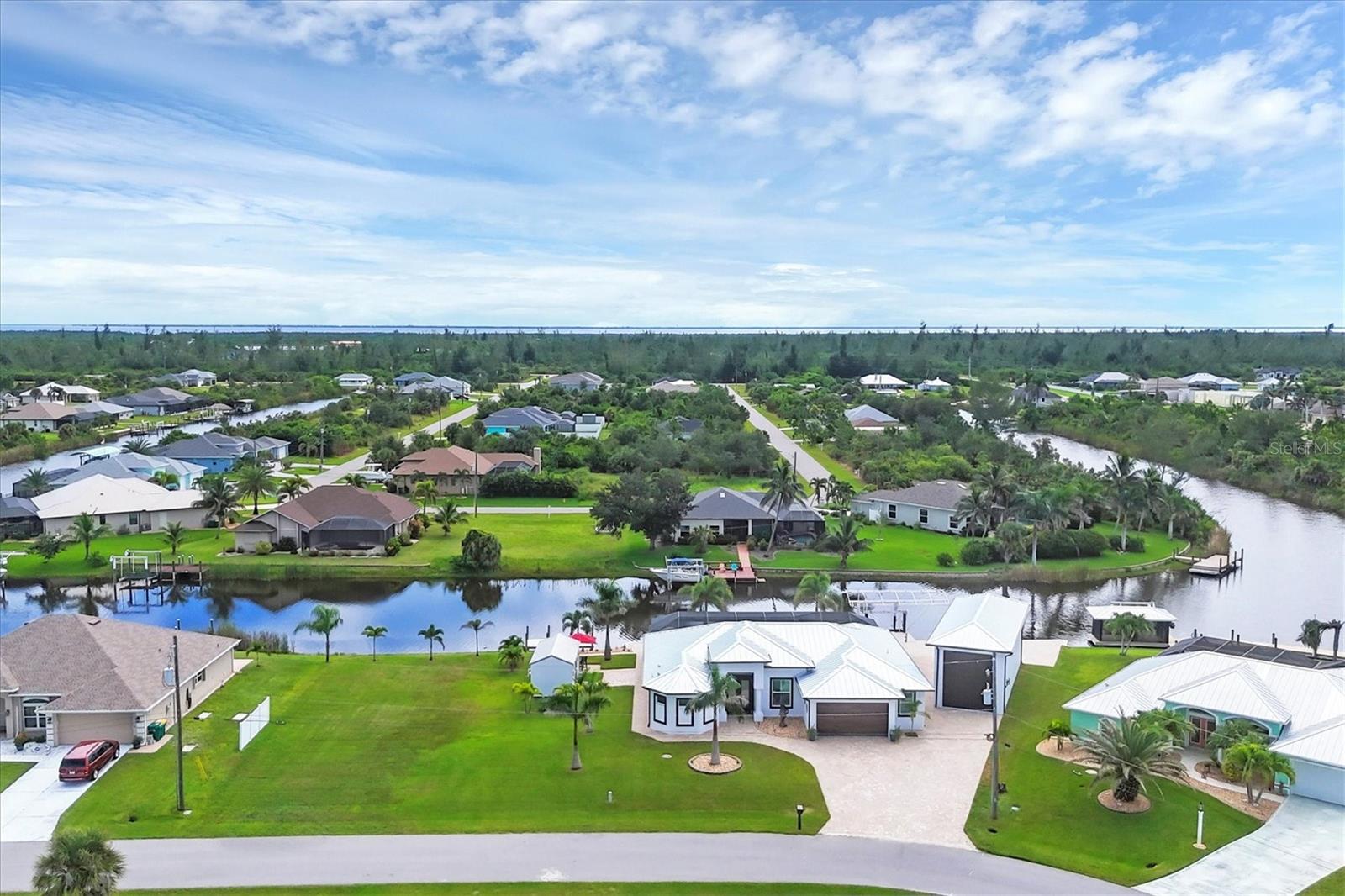 15704 LAKELAND CIR