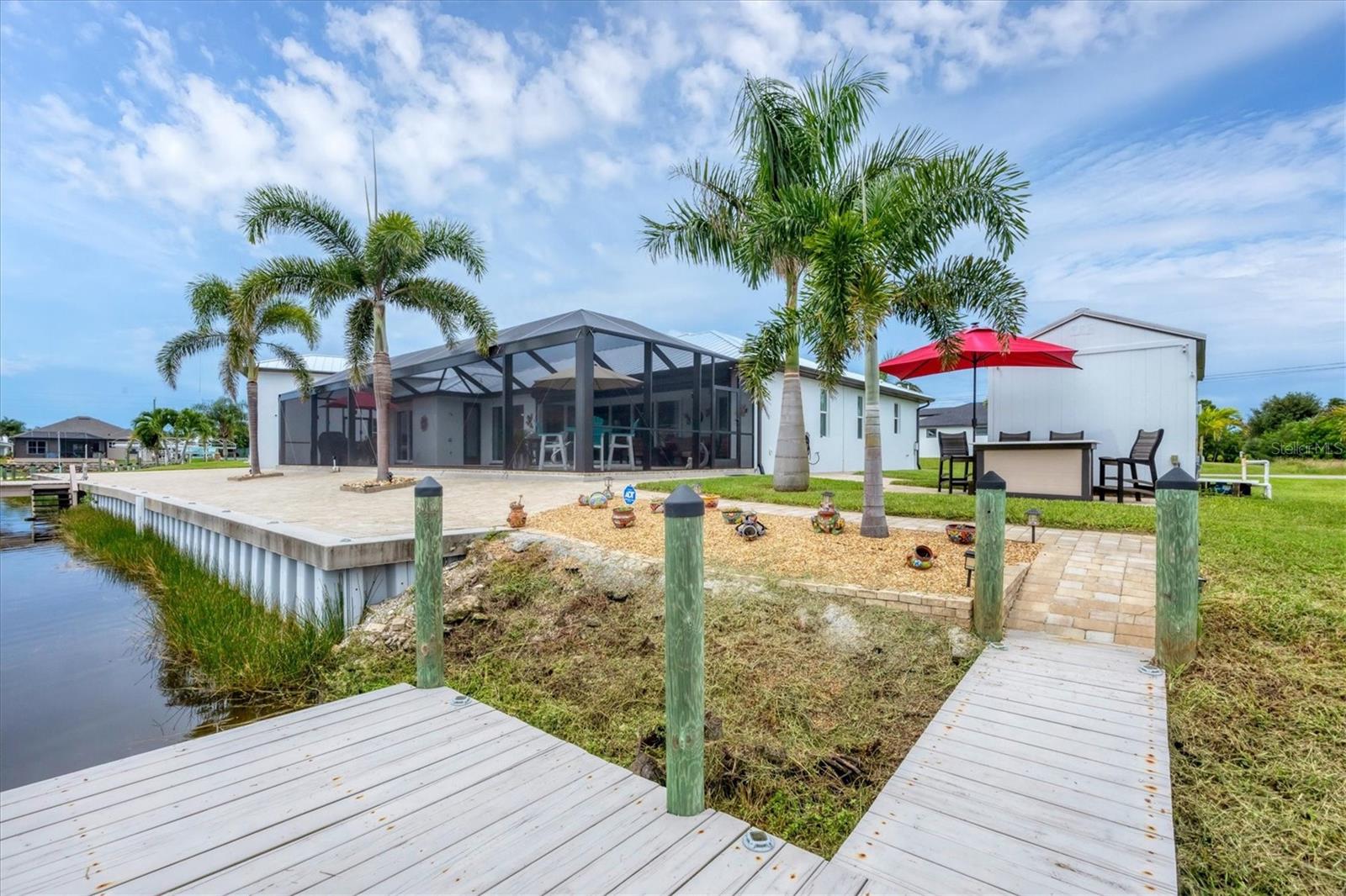 15704 LAKELAND CIR