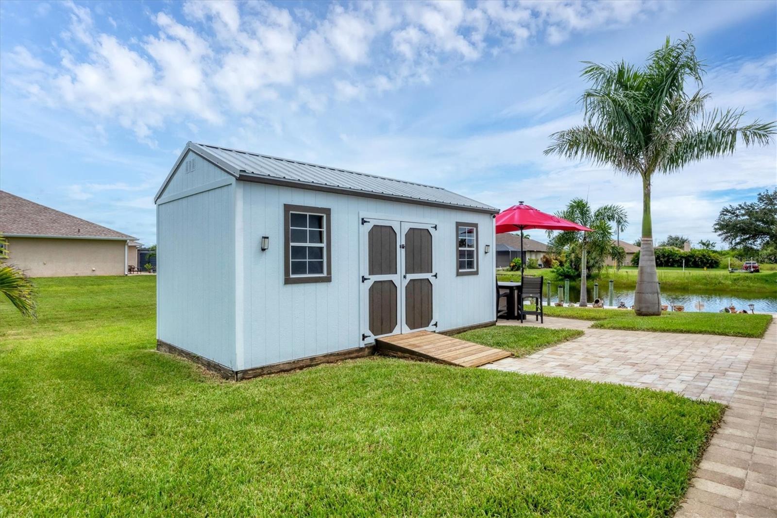 15704 LAKELAND CIR