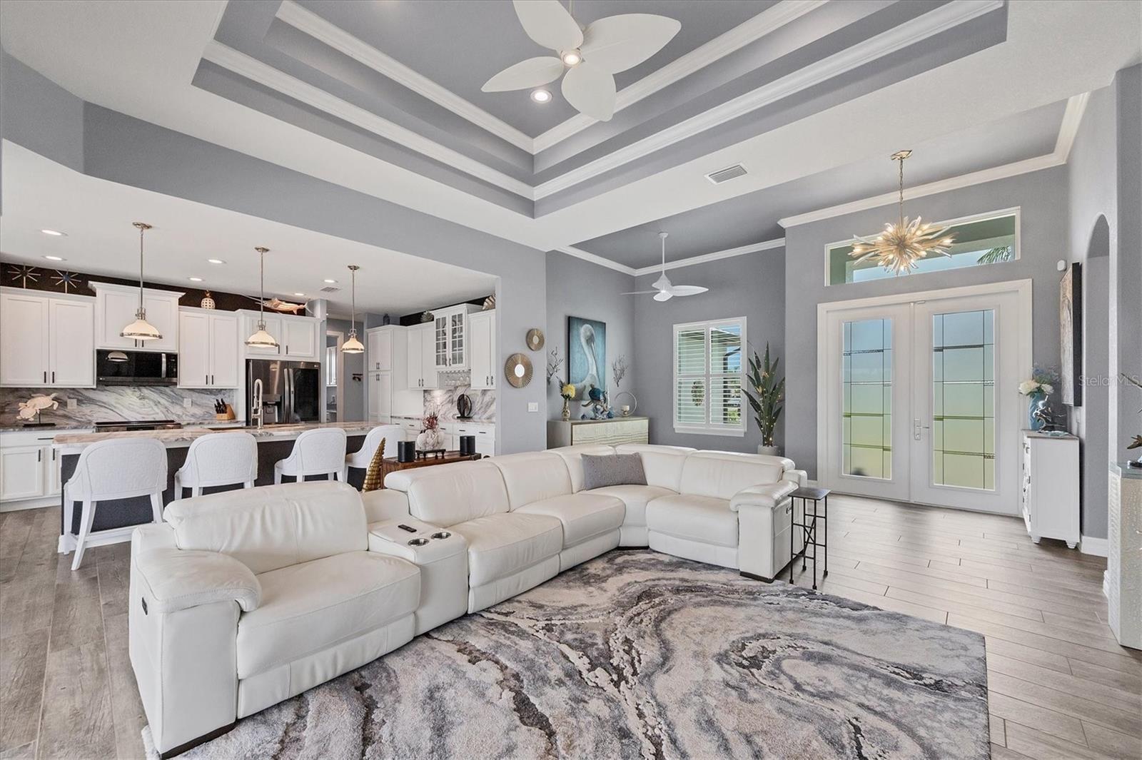15704 LAKELAND CIR