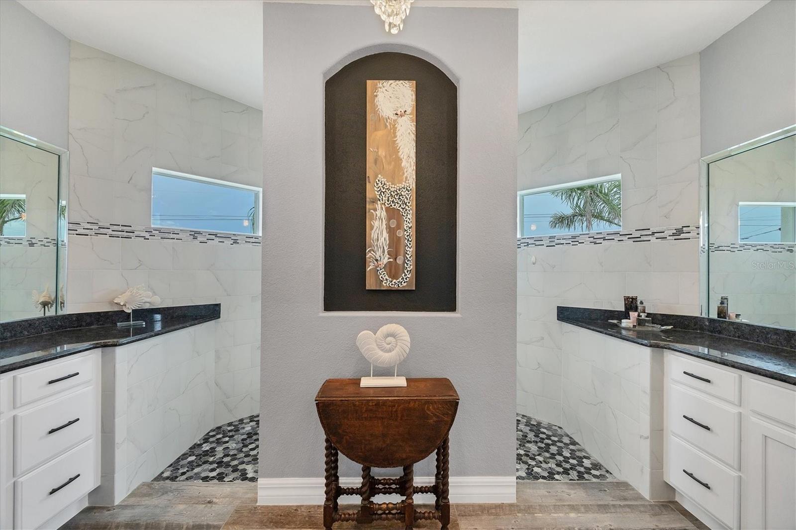 15704 LAKELAND CIR