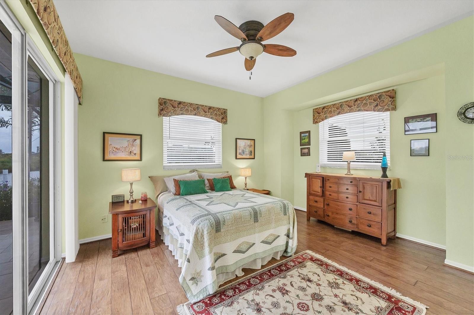 4180 SURFSIDE CT