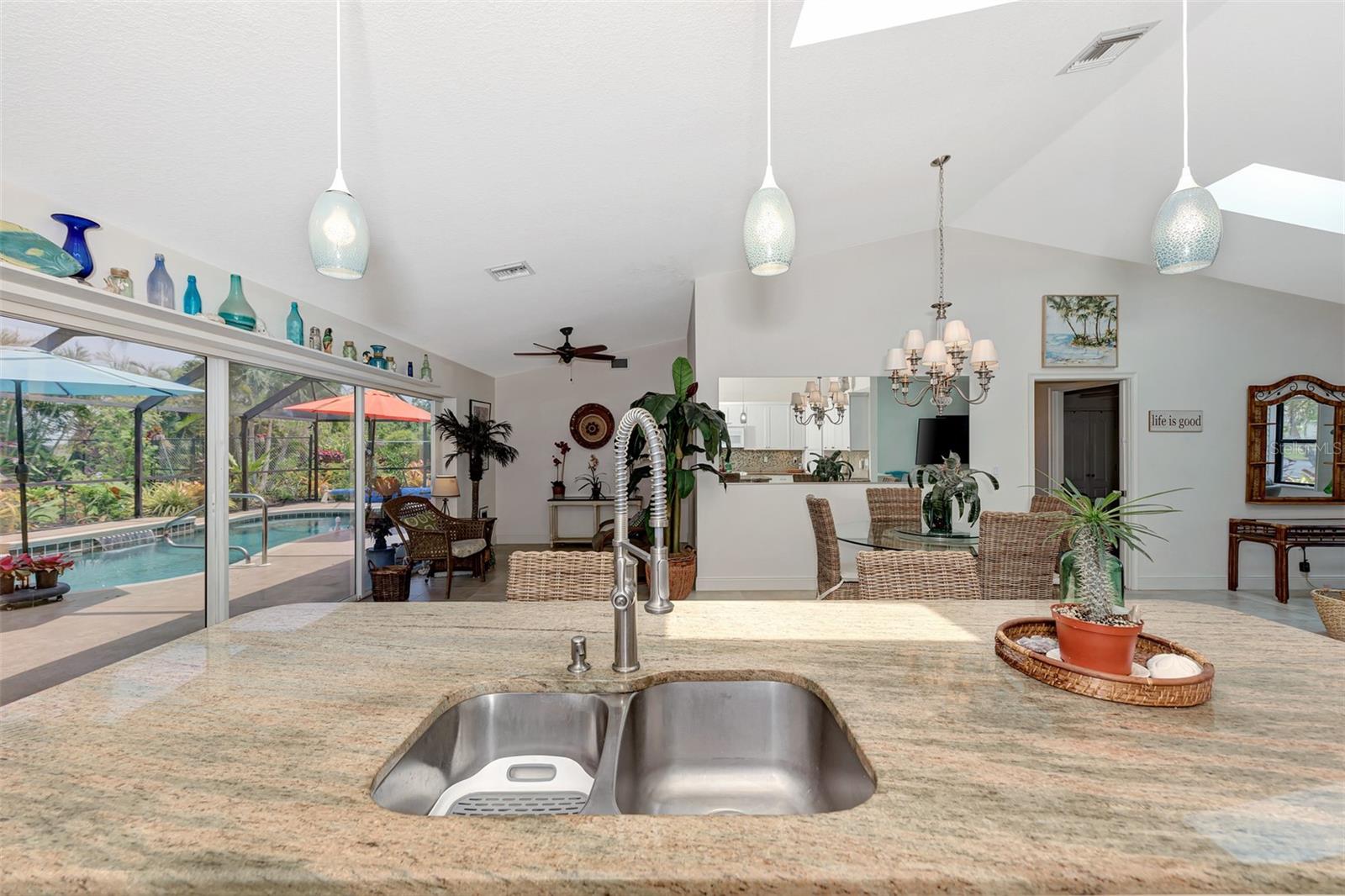 8170 CASA DE MEADOWS DR