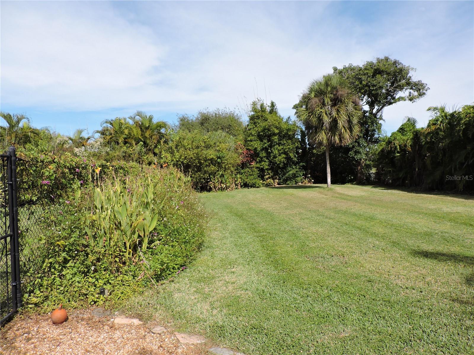 8170 CASA DE MEADOWS DR