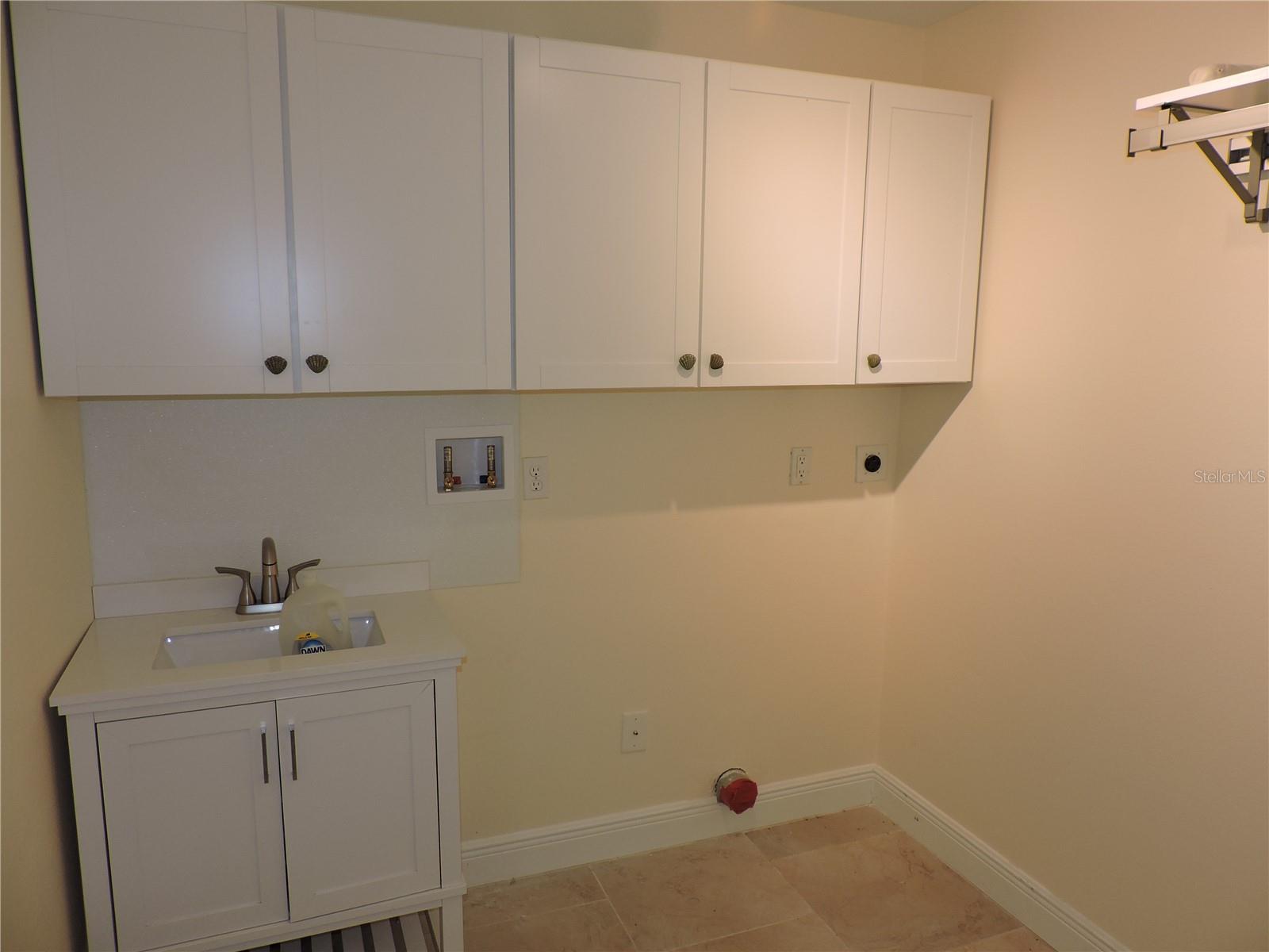 8170 CASA DE MEADOWS DR