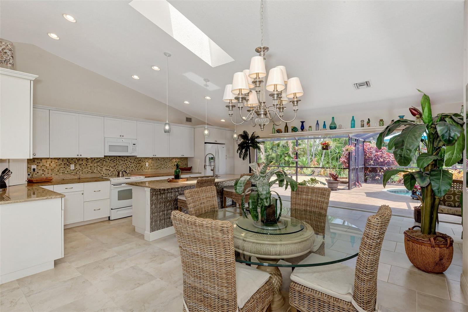 8170 CASA DE MEADOWS DR