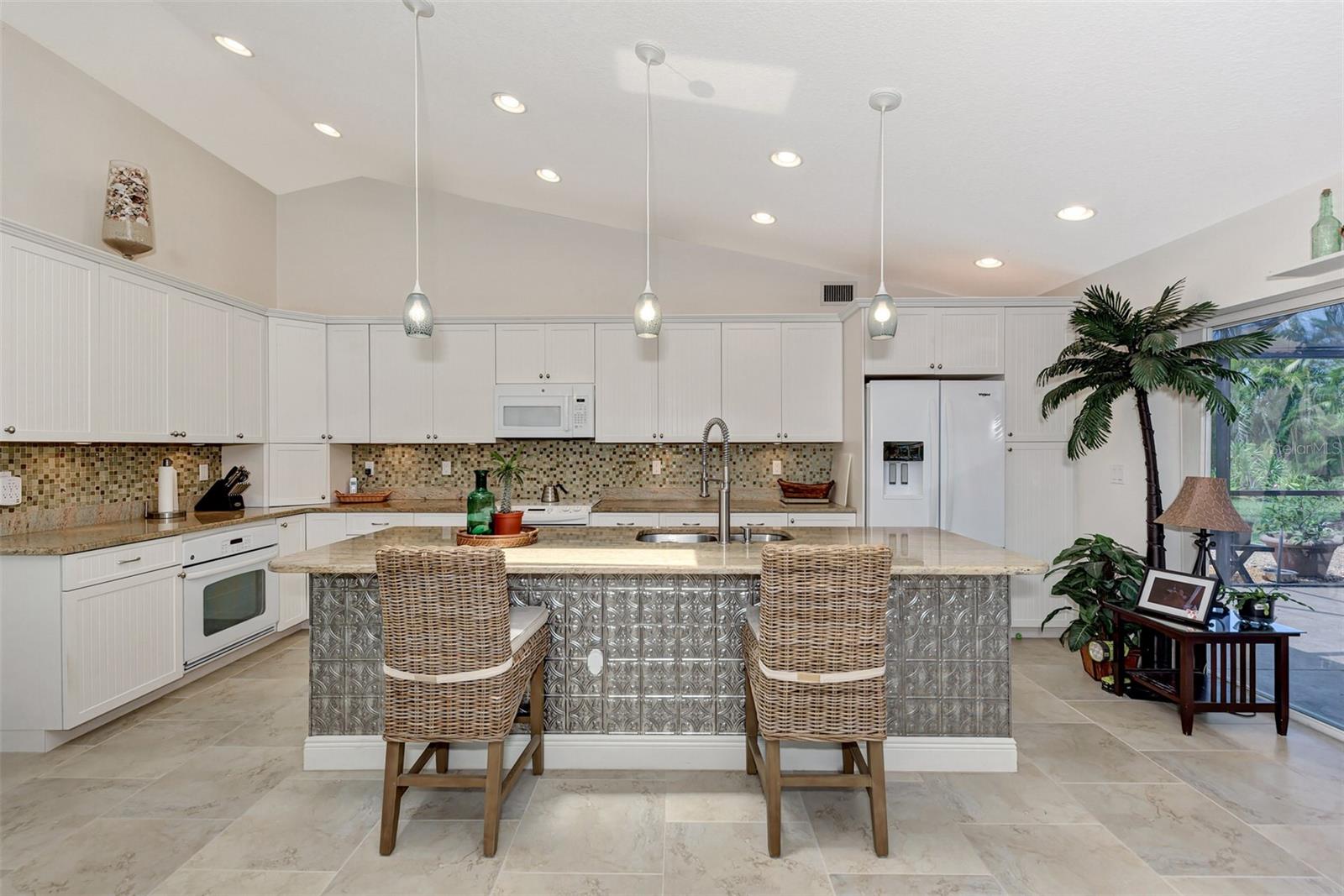 8170 CASA DE MEADOWS DR