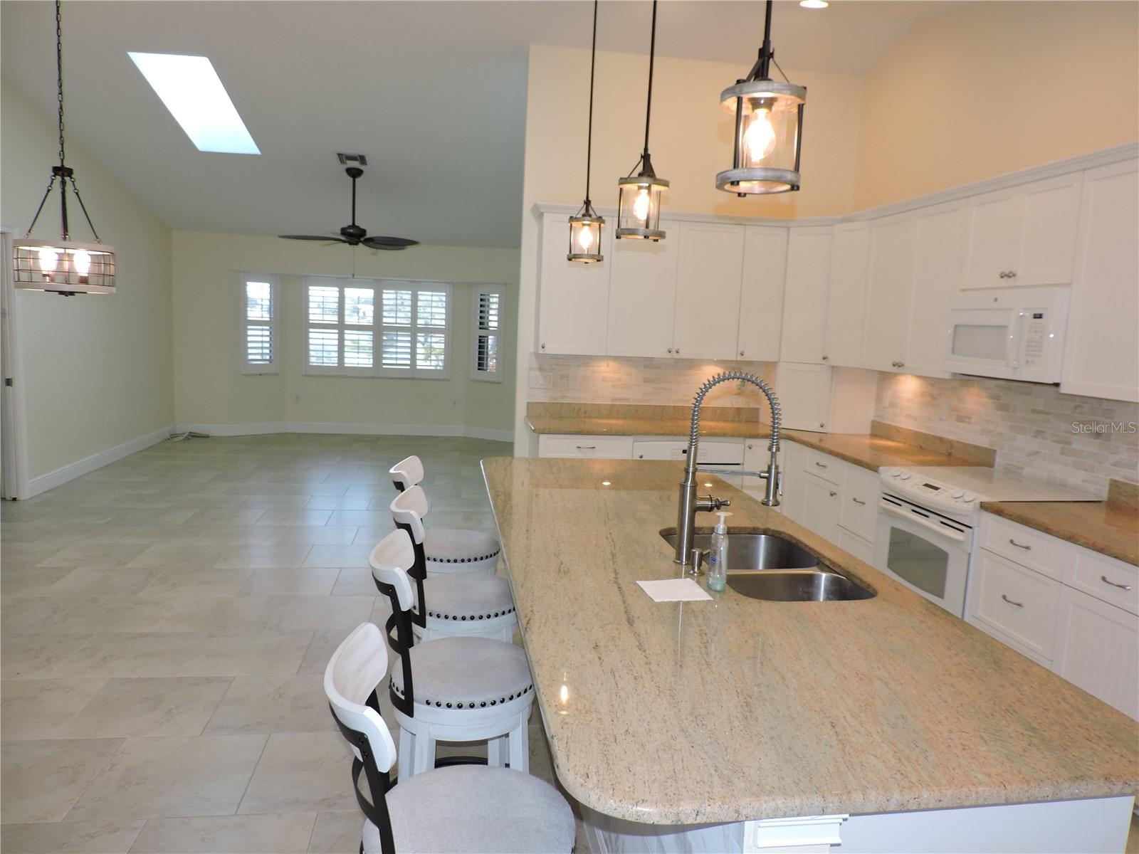 8170 CASA DE MEADOWS DR