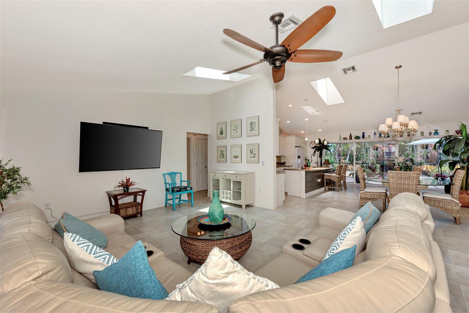 8170 CASA DE MEADOWS DR