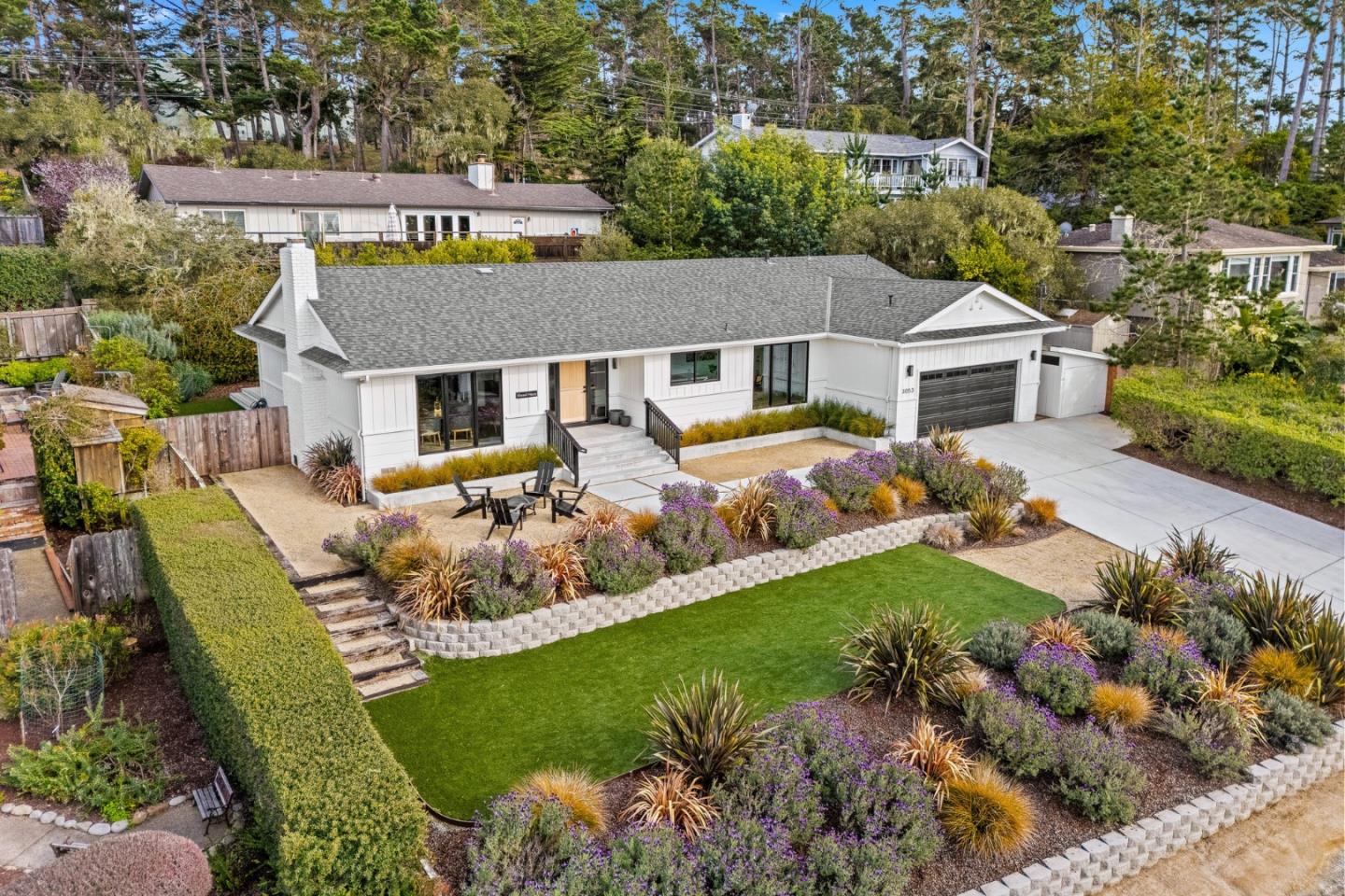 3053 Strawberry Hill RD