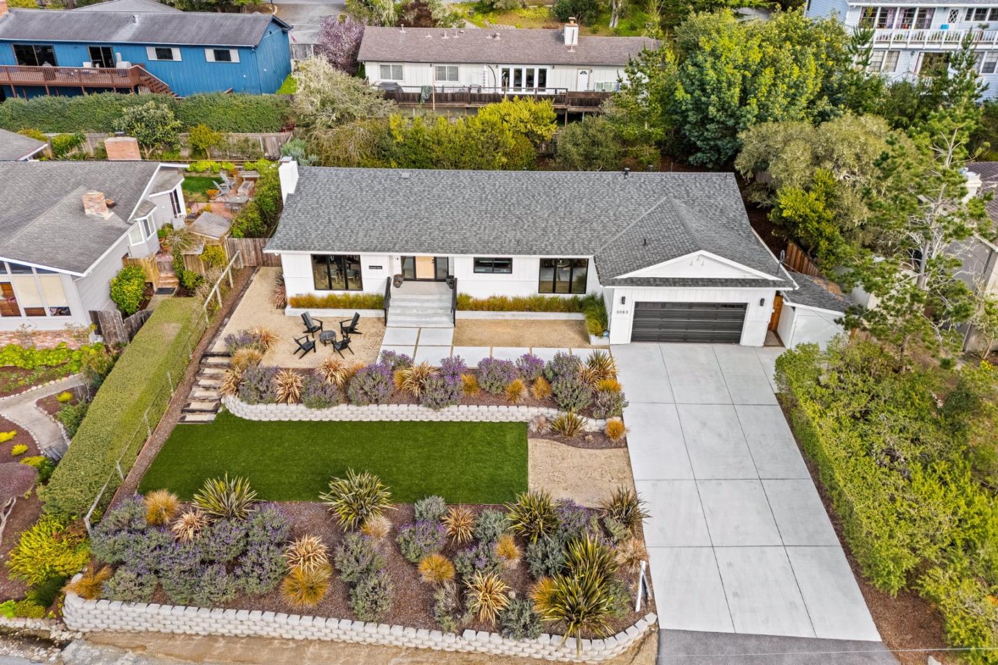 3053 Strawberry Hill RD