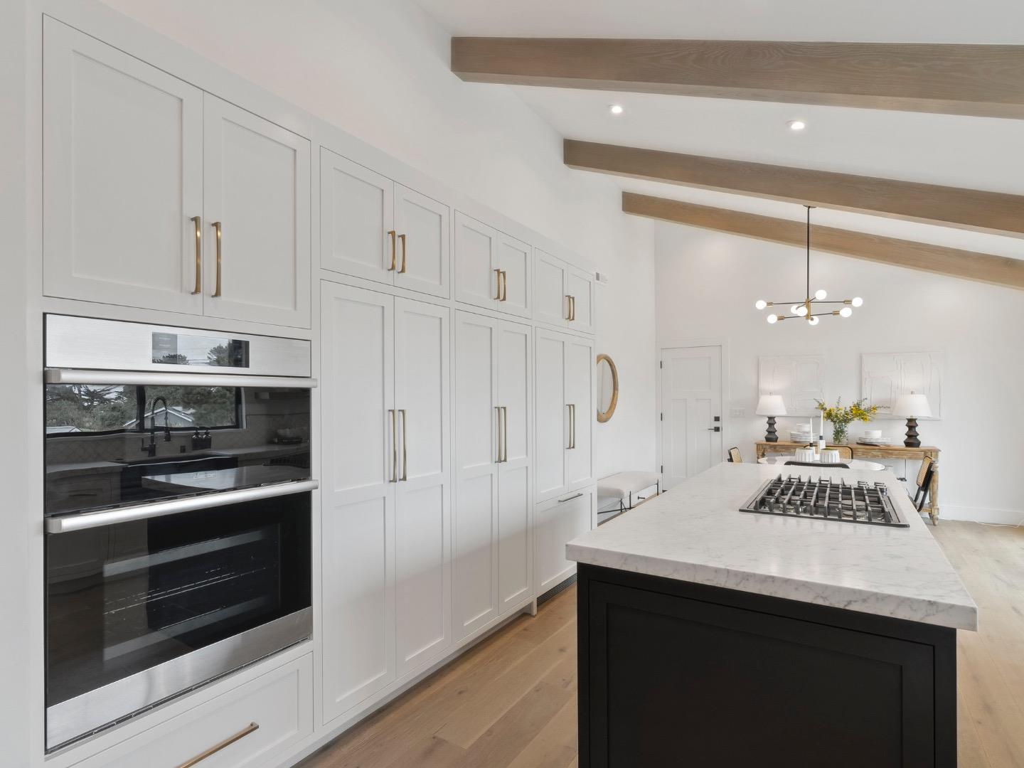 3053 Strawberry Hill RD
