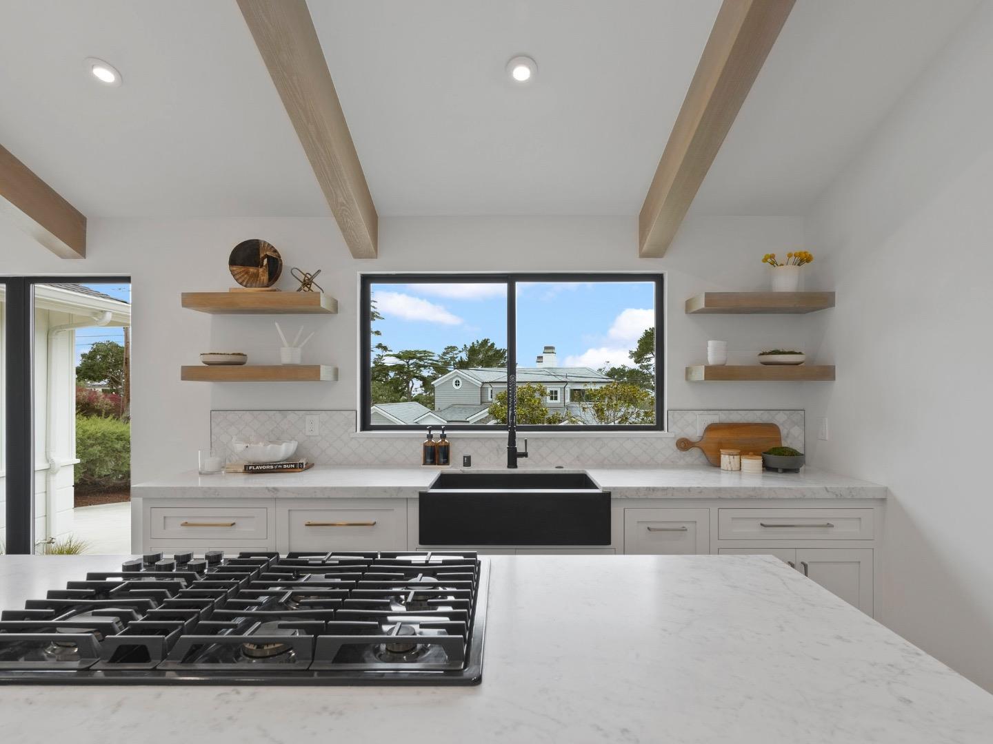 3053 Strawberry Hill RD