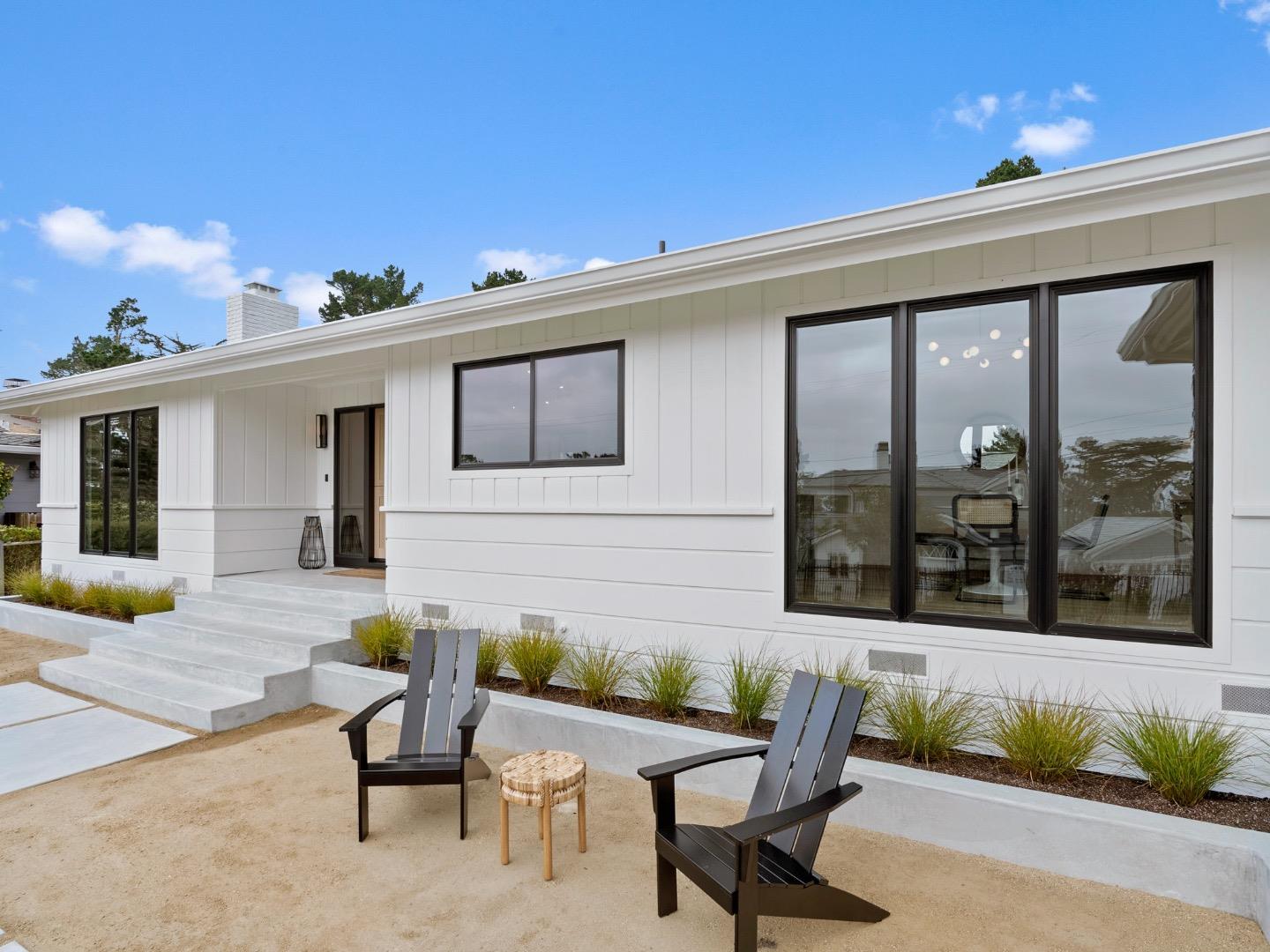 3053 Strawberry Hill RD