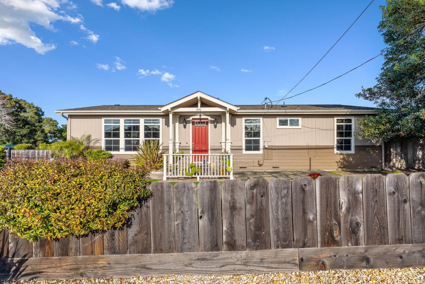 541 Casanova AVE