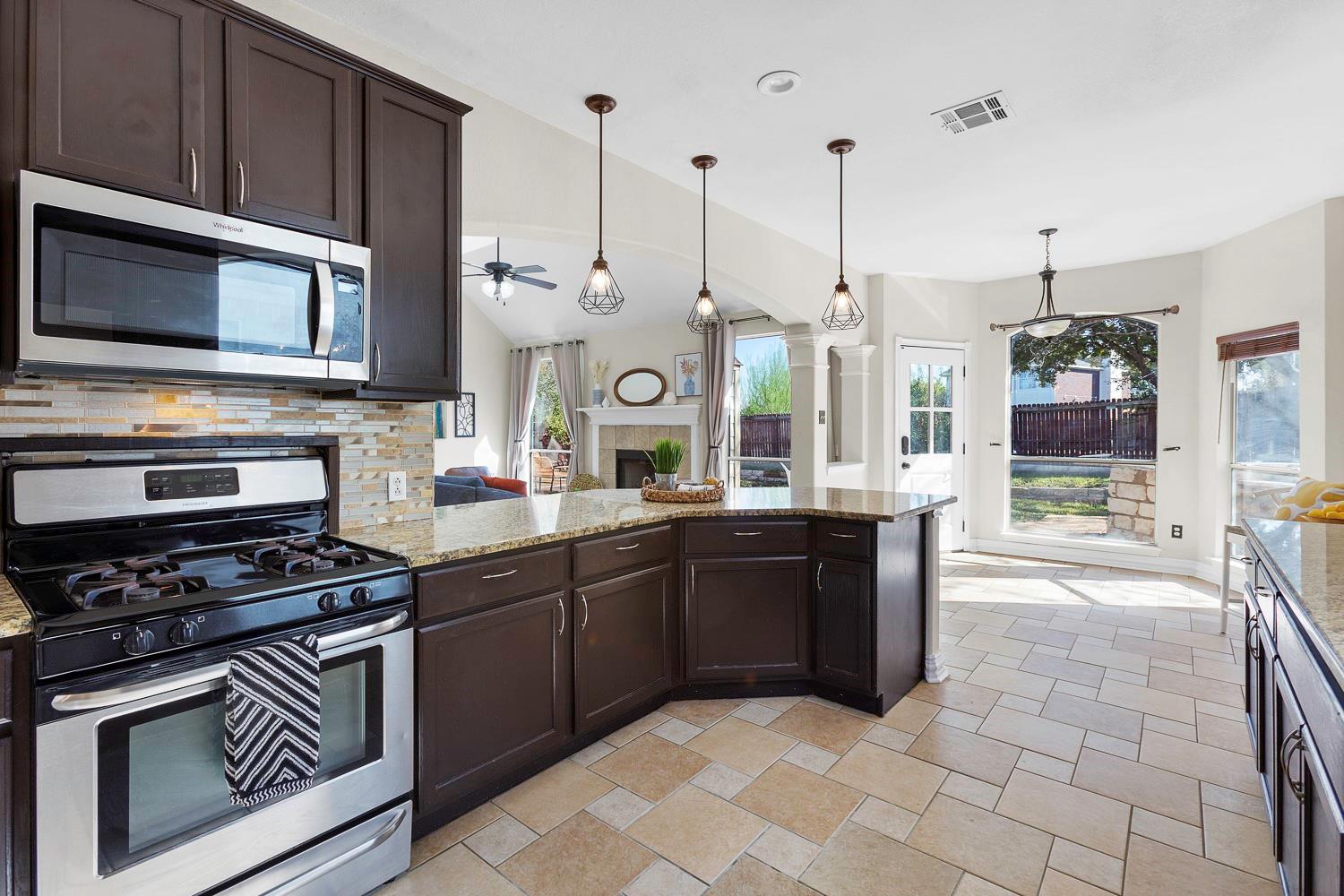 7024 Thistle Hill WAY