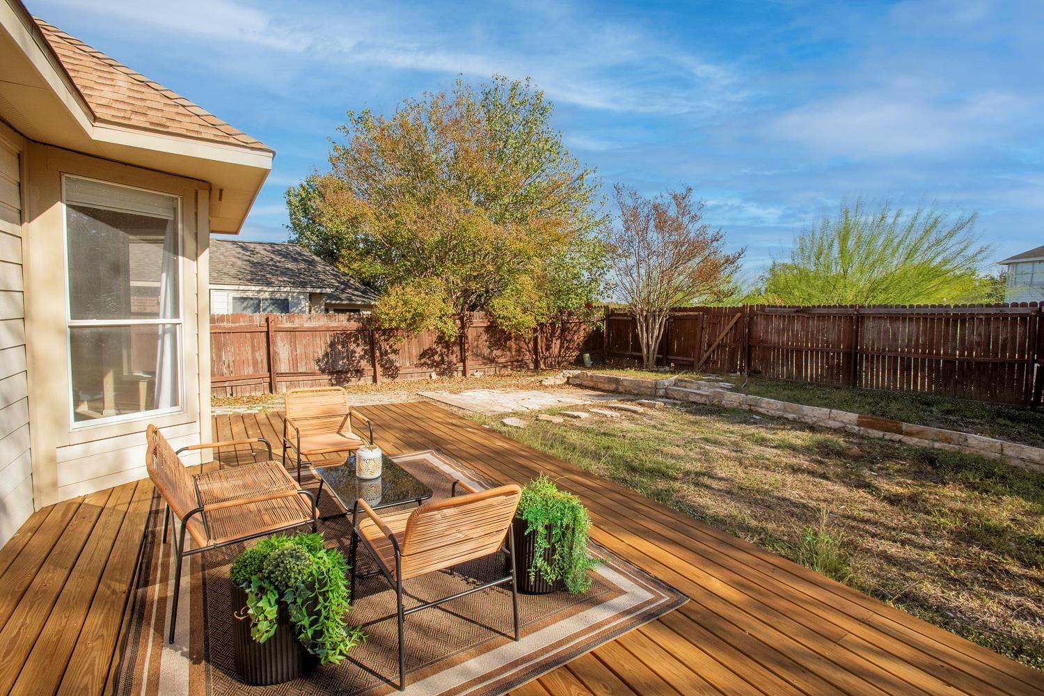 7024 Thistle Hill WAY