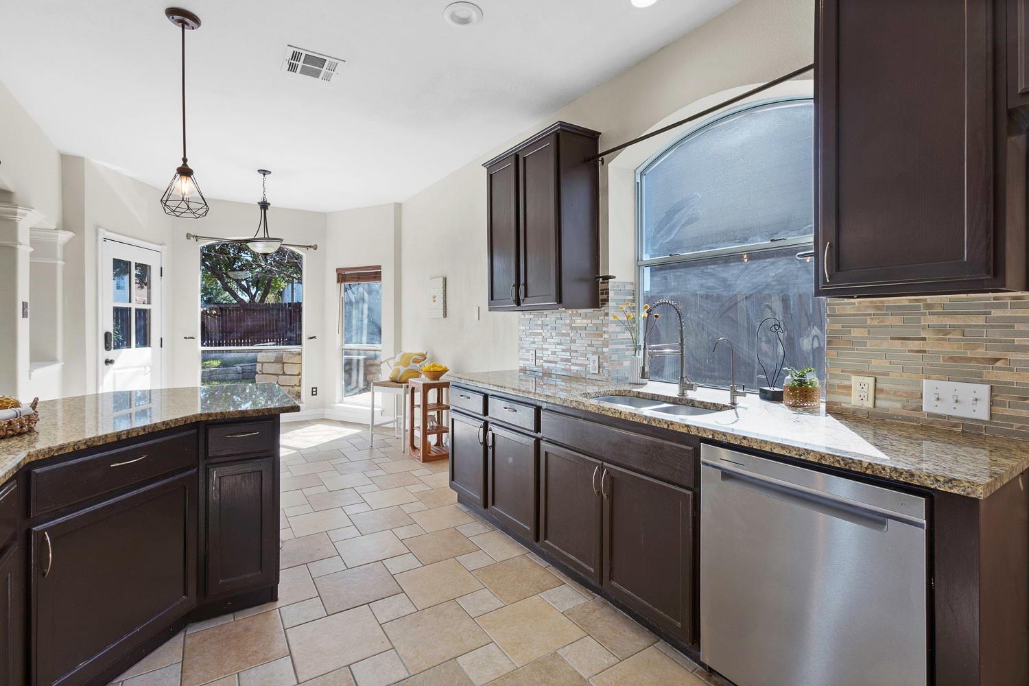 7024 Thistle Hill WAY