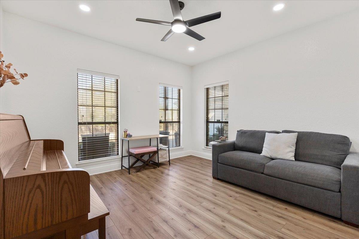 10301 Pickfair DR, Austin