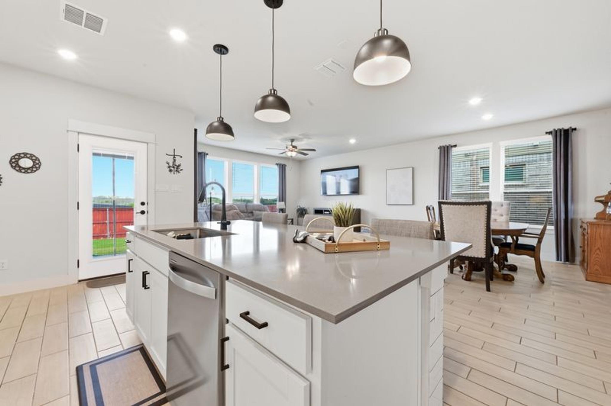 425 Purple Heart DR
