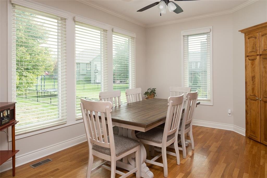 709 NE Twin Brook Drive