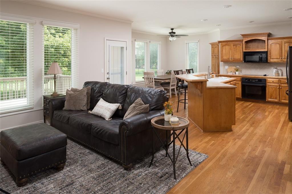 709 NE Twin Brook Drive