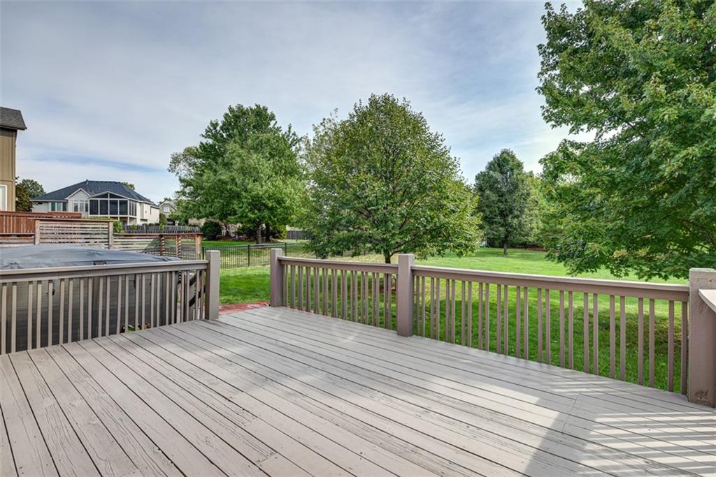 709 NE Twin Brook Drive