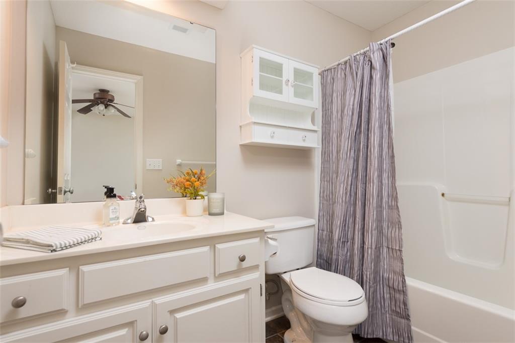 709 NE Twin Brook Drive