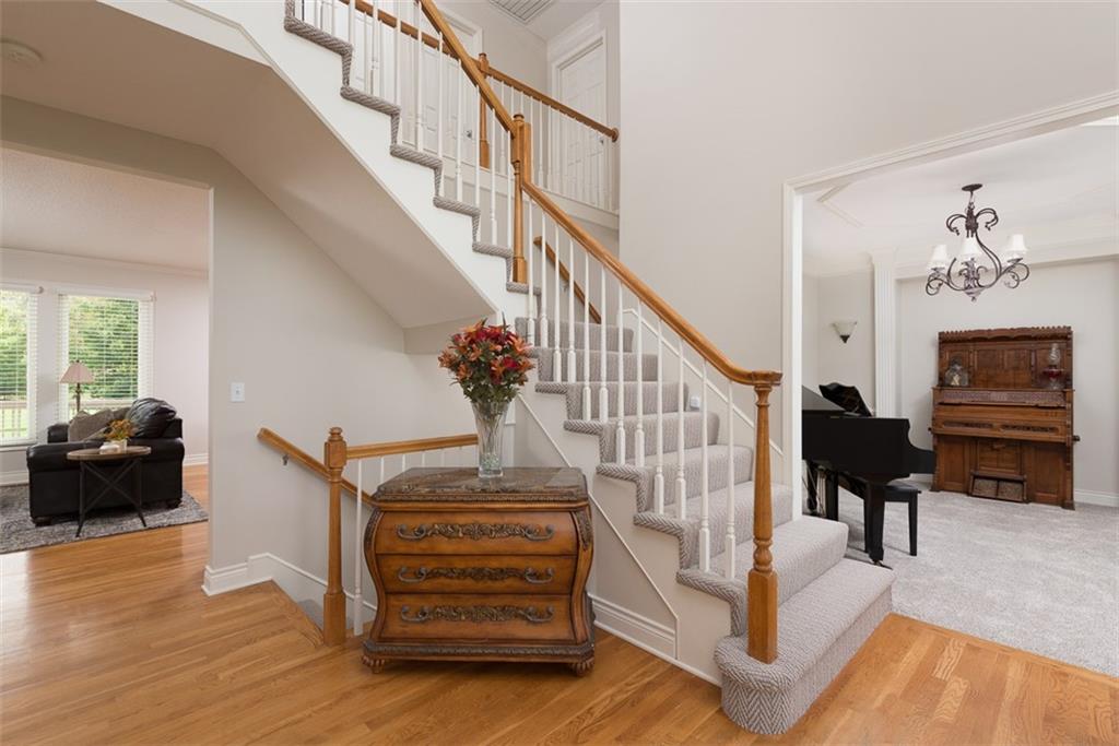 709 NE Twin Brook Drive