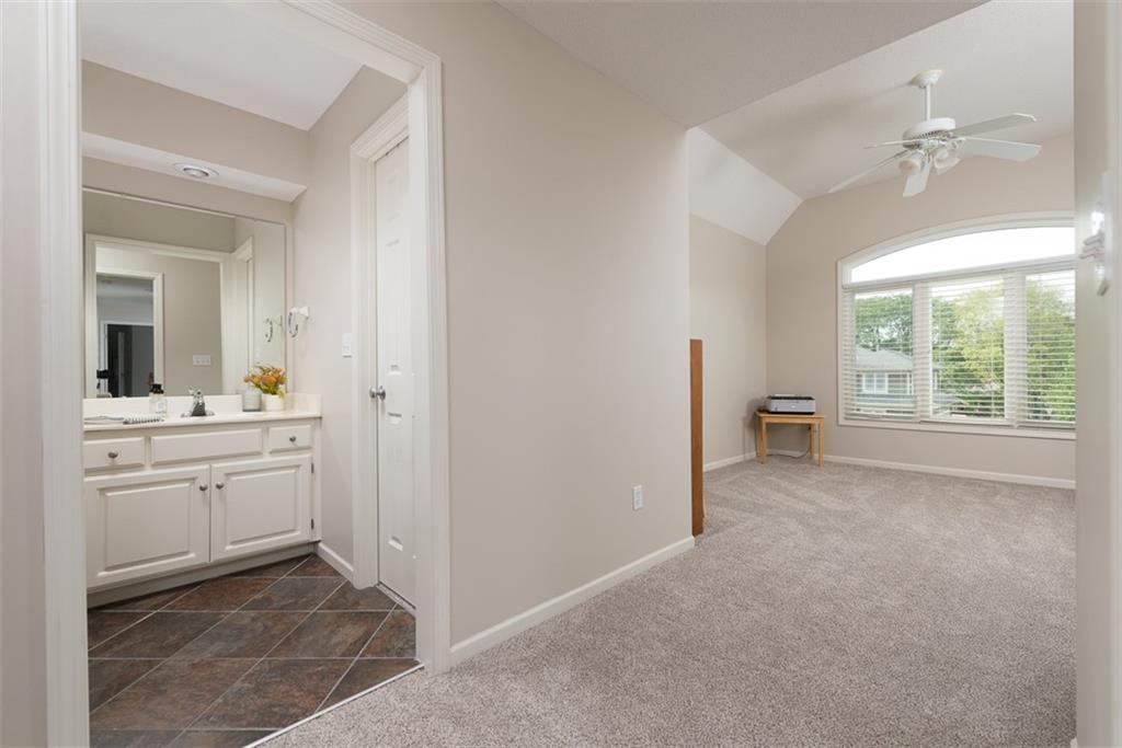 709 NE Twin Brook Drive