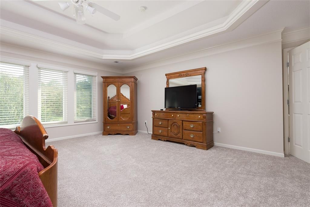 709 NE Twin Brook Drive