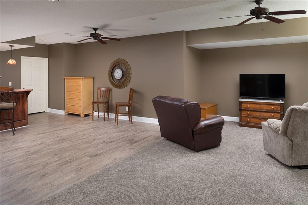 709 NE Twin Brook Drive