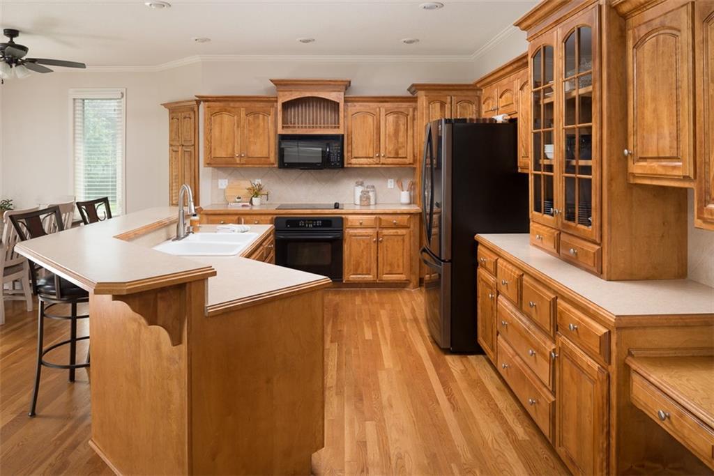 709 NE Twin Brook Drive