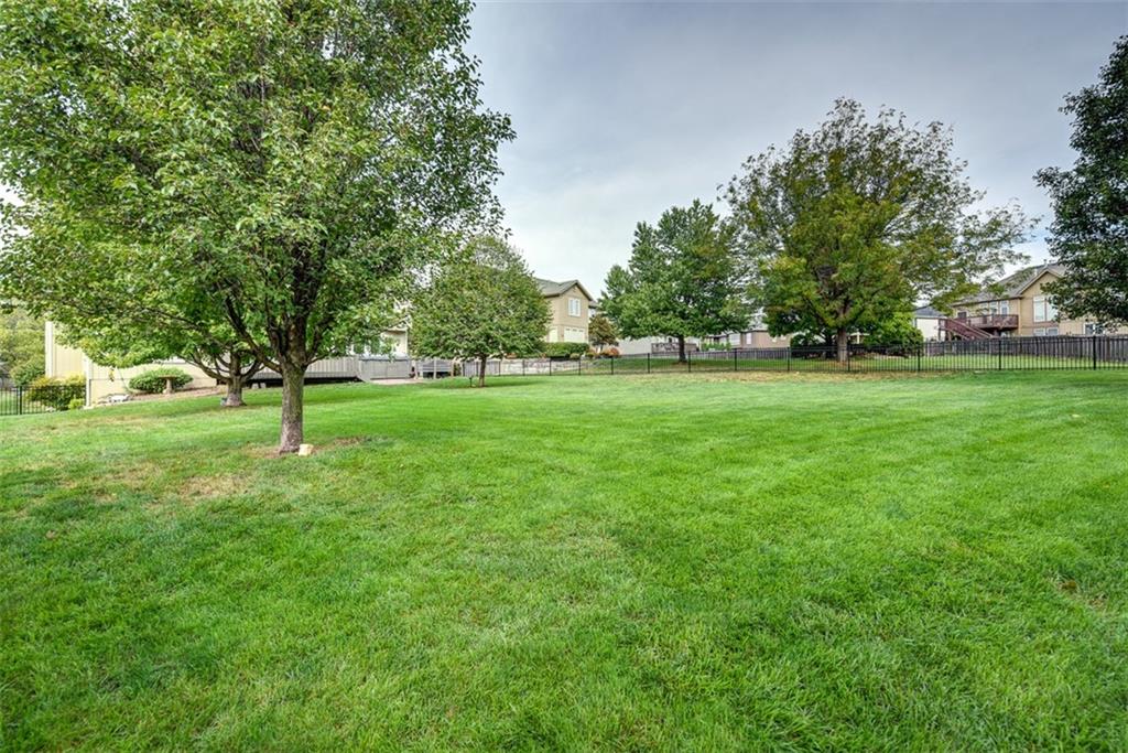 709 NE Twin Brook Drive