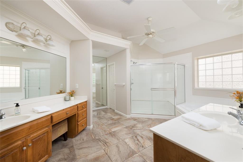 709 NE Twin Brook Drive