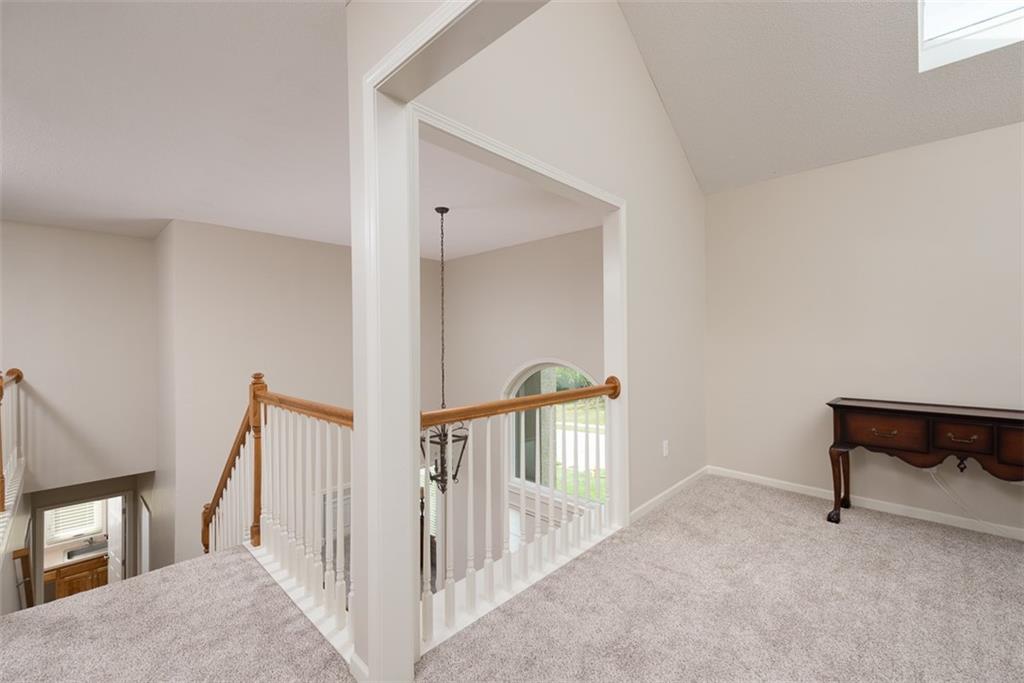 709 NE Twin Brook Drive