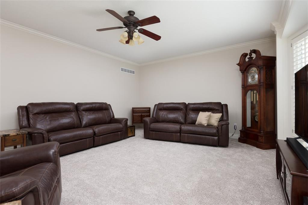 709 NE Twin Brook Drive