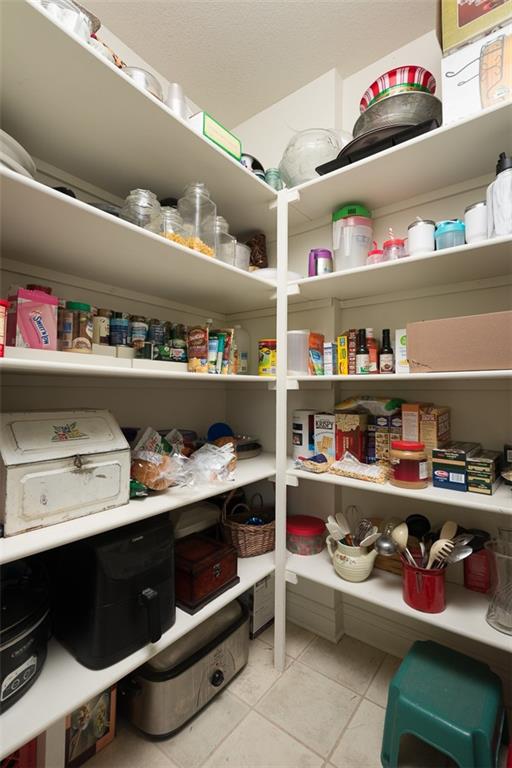 709 NE Twin Brook Drive