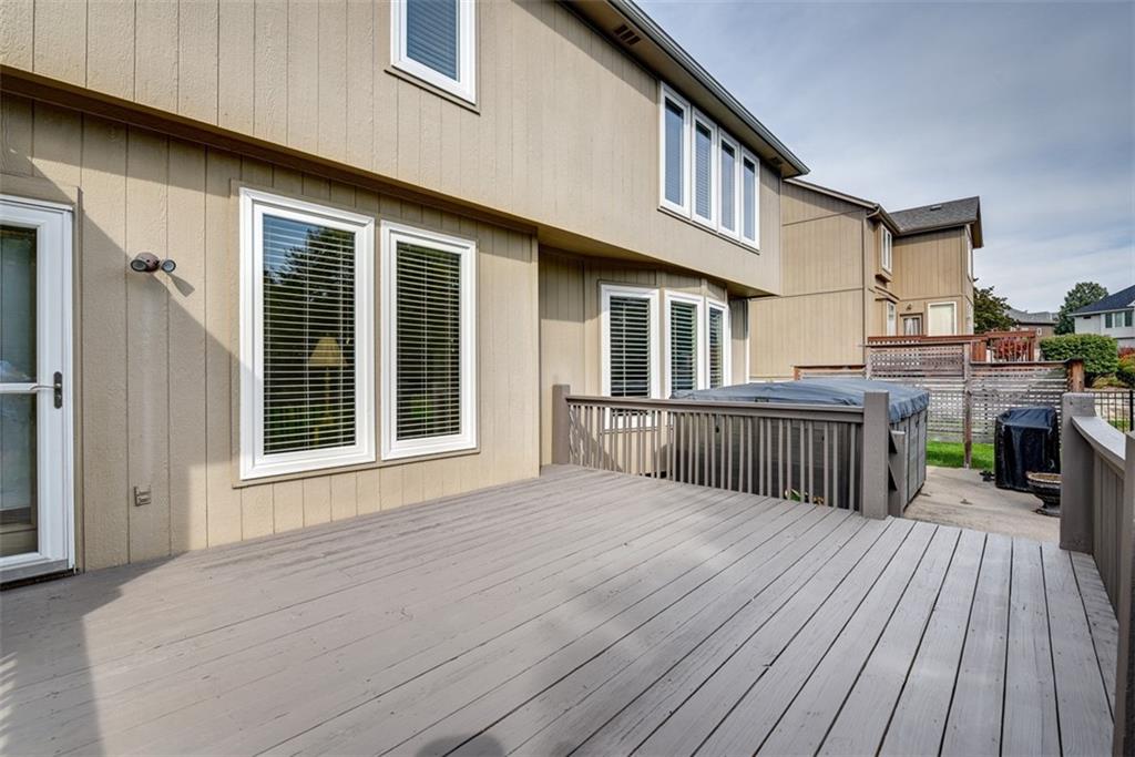 709 NE Twin Brook Drive