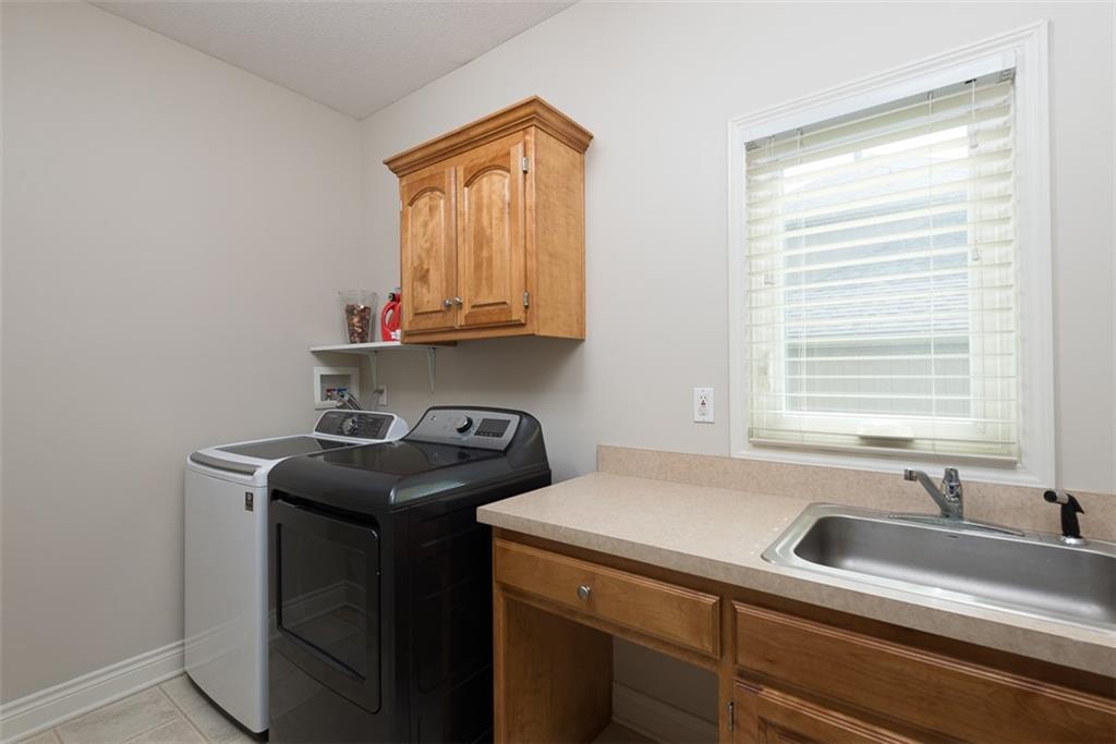 709 NE Twin Brook Drive