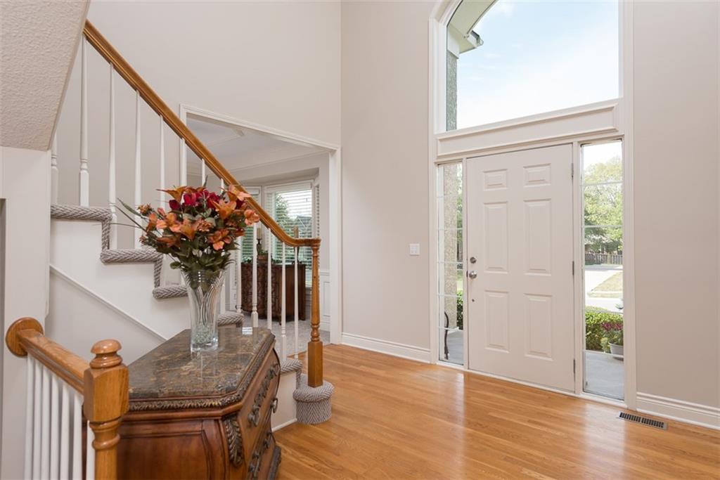 709 NE Twin Brook Drive