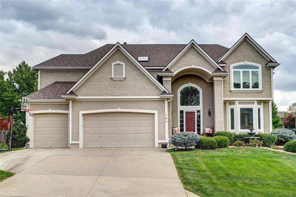 709 NE Twin Brook Drive