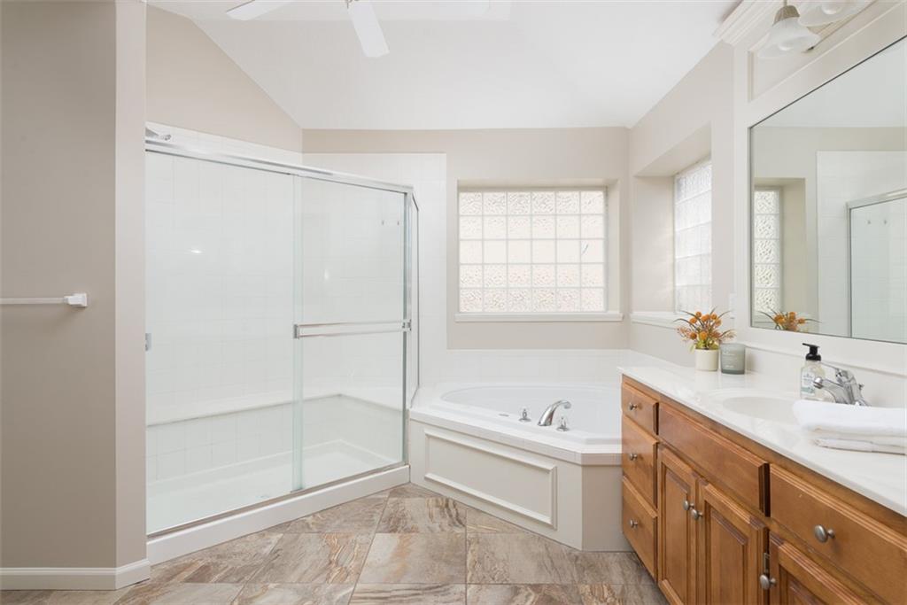 709 NE Twin Brook Drive