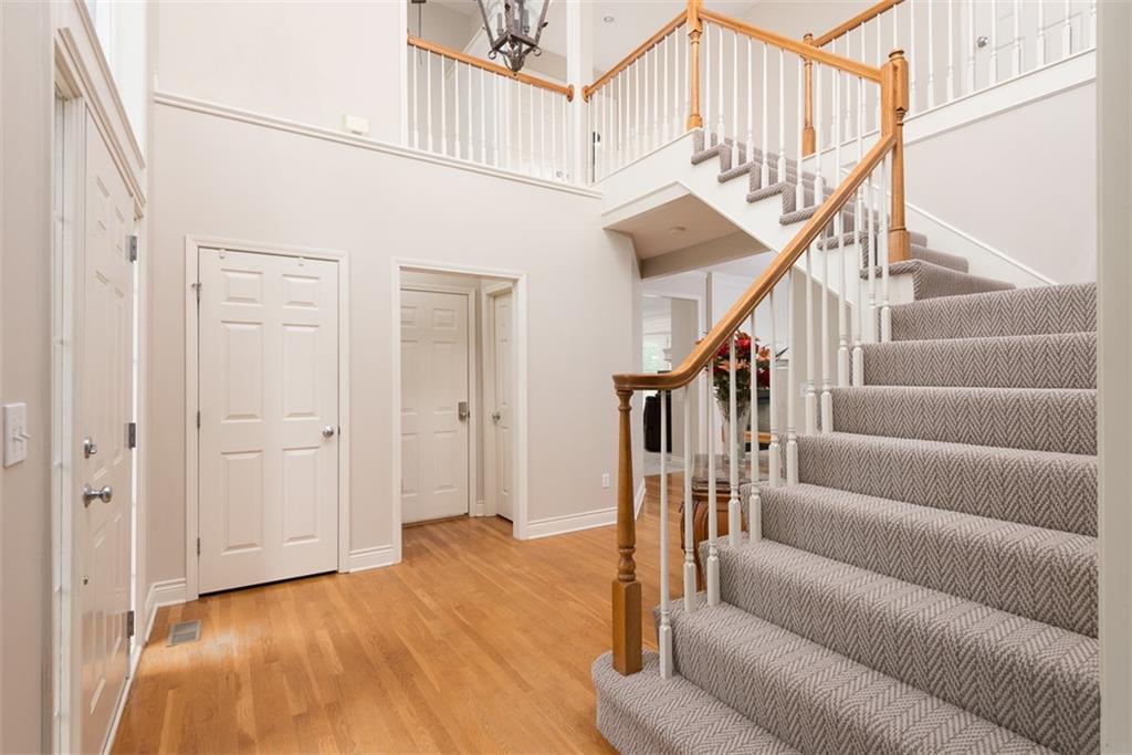 709 NE Twin Brook Drive