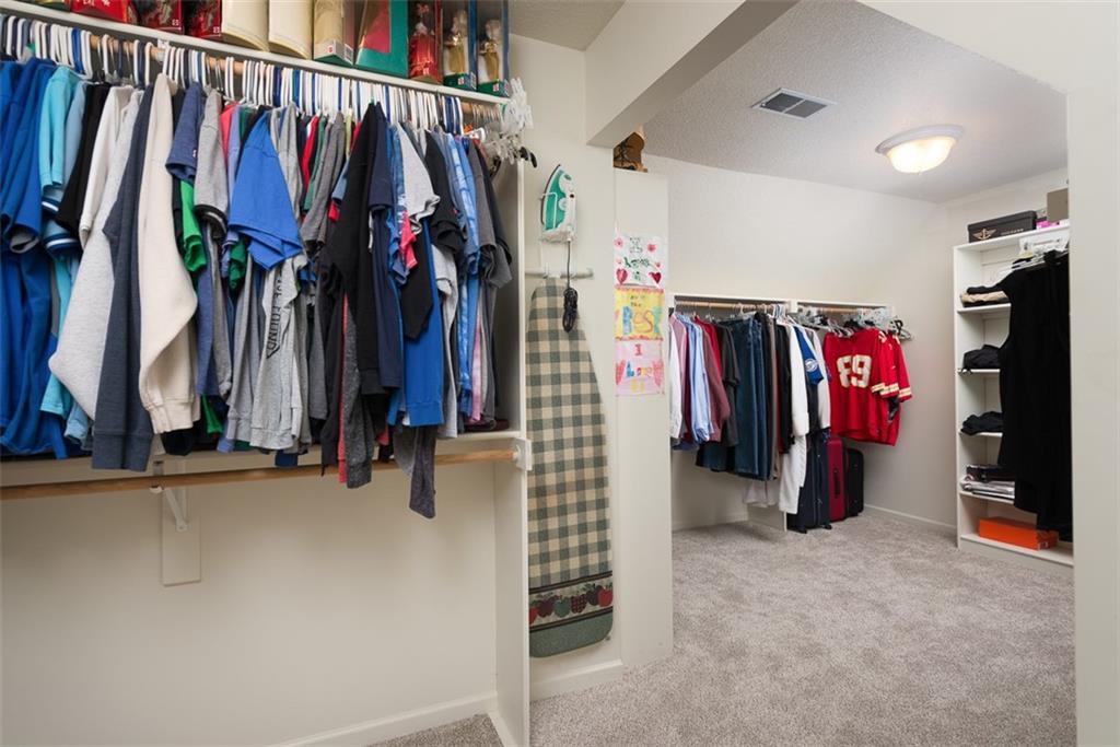 709 NE Twin Brook Drive