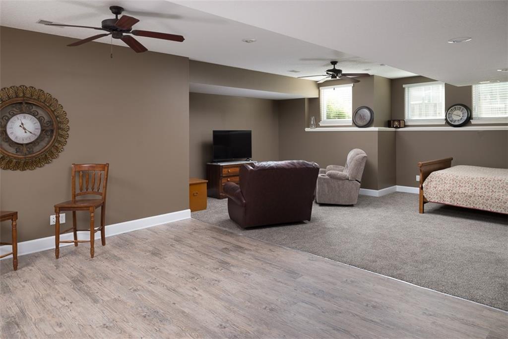 709 NE Twin Brook Drive