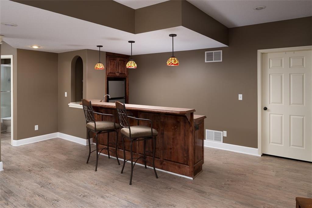 709 NE Twin Brook Drive